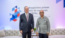 Abinader aborda con secretario de la OEA plan de acción para Haití