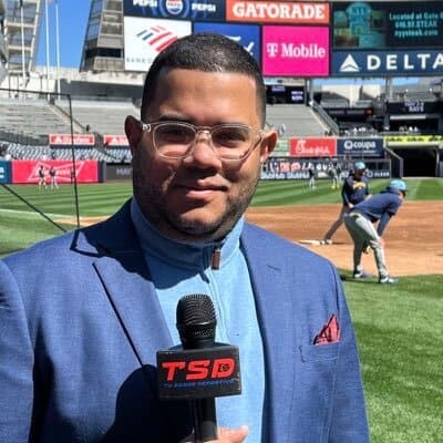 John Sang afianza su legado comunicacional en el pre y post juego de las Águilas Cibaeñas