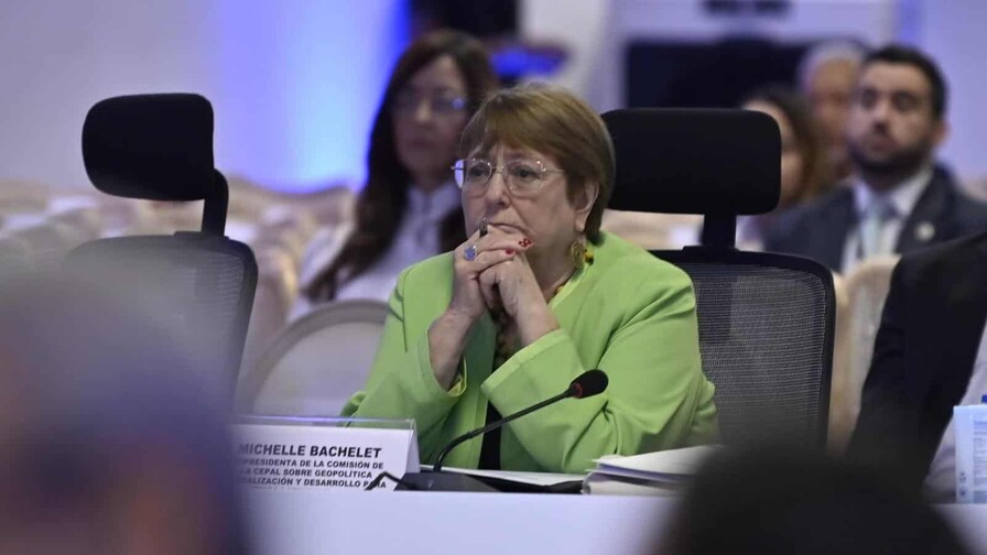 Michelle Bachelet llama a prepararse ante ocho rupturas que transforman el mundo