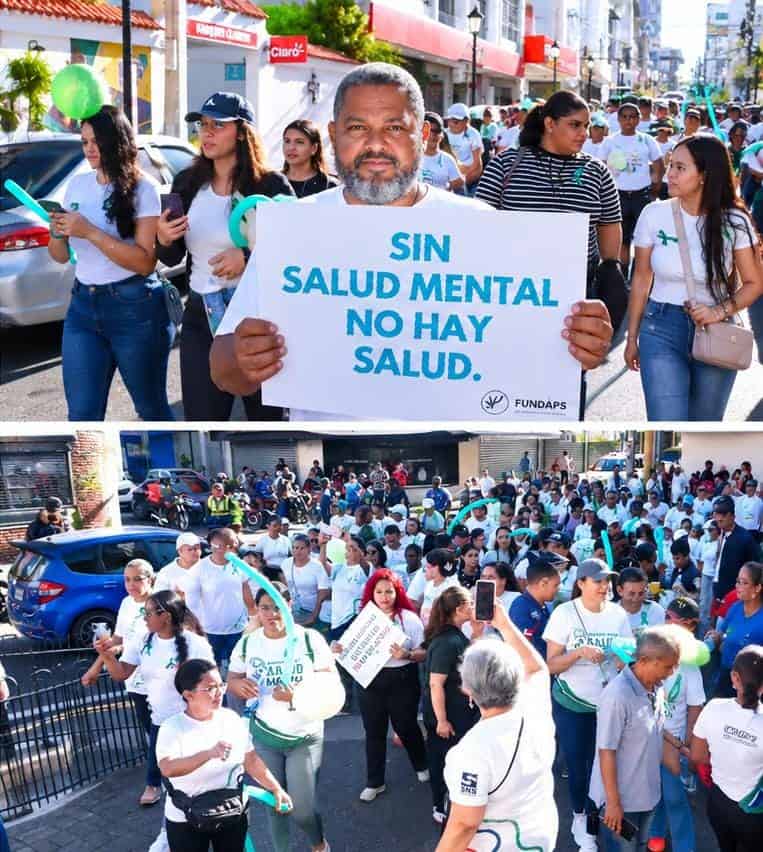 Parte del público que participó en la caminata en Santiago