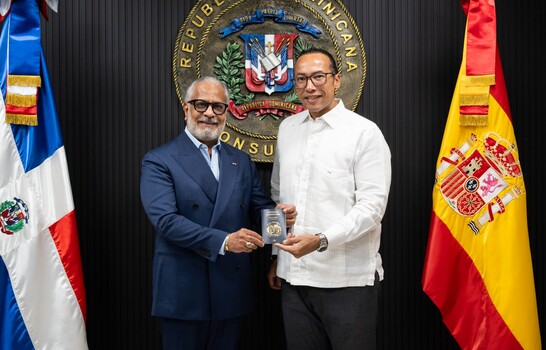 Los dominicanos en España podrán solicitar el pasaporte electrónico desde este martes