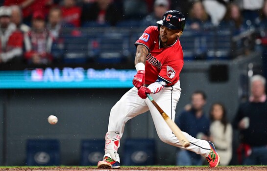 José Ramírez conecta cuadrangular de dos carreras y los Guardianes pasan a la serie de campeonato