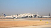 Hutíes dicen haber atacado de nuevo aeropuerto Rey Khaled de Riad con un misil balístico