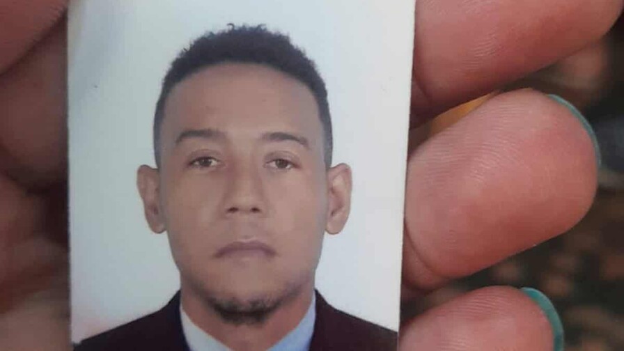 Madre acusa al Dintel de detener irregularmente a su hijo y exigen retirar su ficha policial