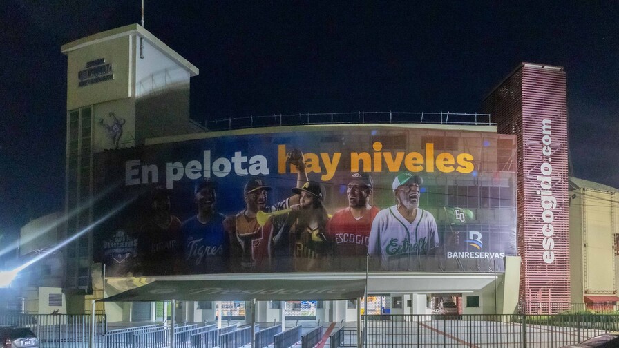 El torneo de béisbol otoño invernal se promociona solo El torneo de béisbol otoño invernal se promociona solo