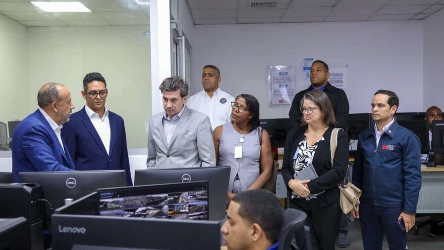 Representantes de INL visitan el Sistema 911 para dar seguimiento a proyectos tecnológicos