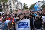 Incendios y daños en edificios públicos y saqueos en comercios sacuden Francia en protesta