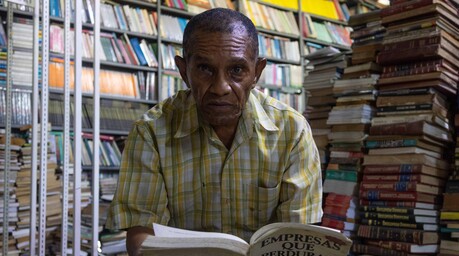 Alberto Pichardo: Yo comencé vendiendo revistas y llegué a tener una librería grandísima”