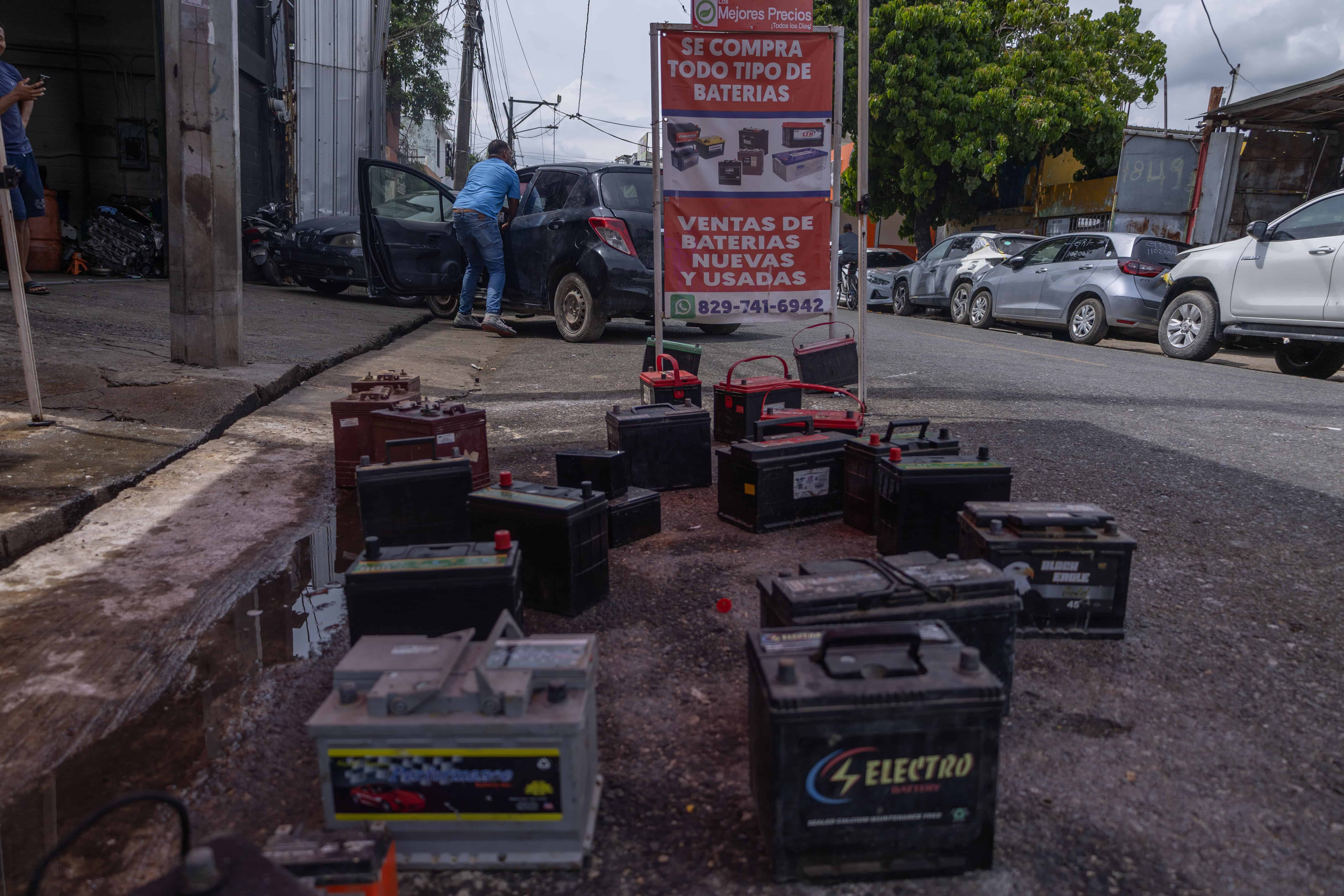 Lugar donde compran baterías usadas y las venden reparadas. 