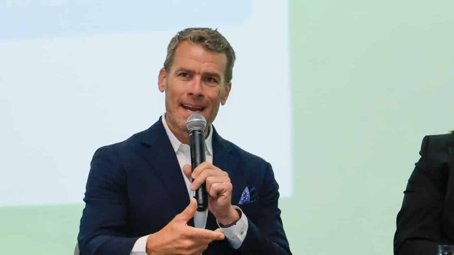 Jake Kheel: La circularidad es el único camino para una isla Jake Kheel: La circularidad es el único camino para una isla