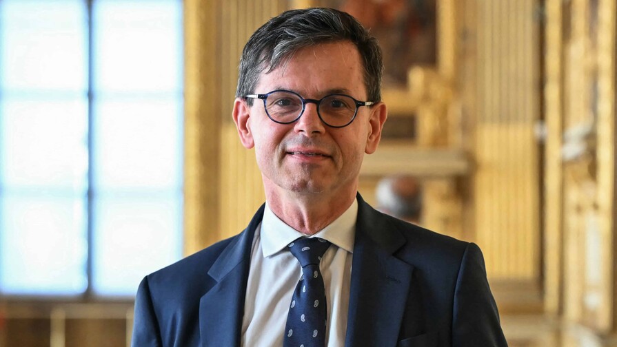 Sin renovación, el Louvre tendrá que cerrar, advierte su presidente