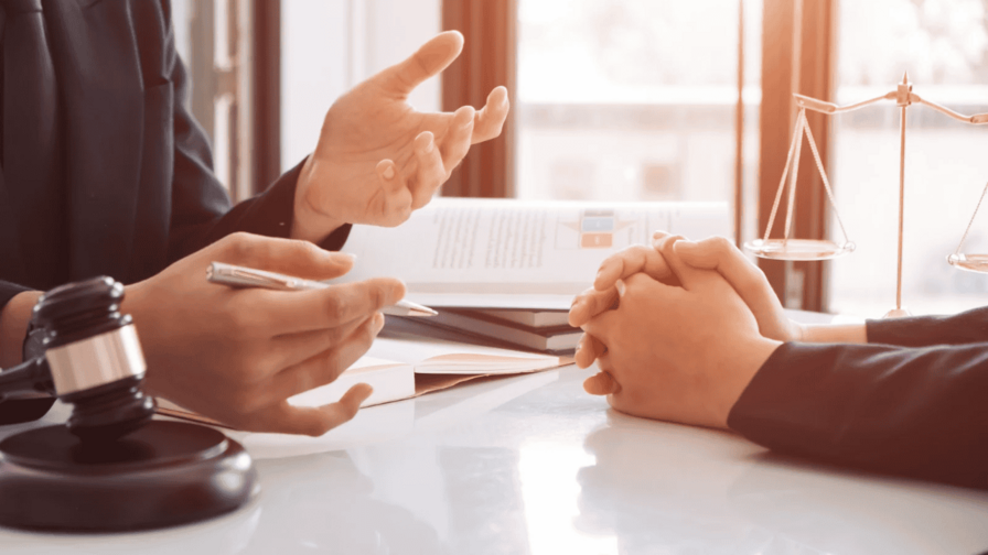 Cuidado: esto te puede pasar a ti aunque solo estés haciendo tu trabajo