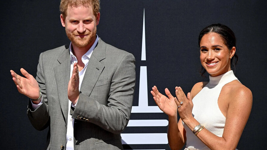 Harry y Meghan reaparecen juntos en público en el Reino Unido en un acto benéfico Harry y Meghan reaparecen juntos en público en el Reino Unido en un acto benéfico