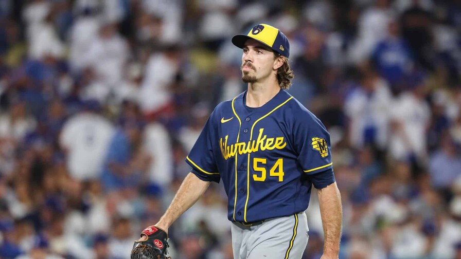 Robert Gasser se convierte en figura de octubre y acerca a Milwaukee a la Serie Mundial Robert Gasser se convierte en figura de octubre y acerca a Milwaukee a la Serie Mundial