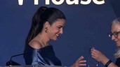 La disidente cubana Rosa María Payá, recibe el premio por su lucha por la libertad