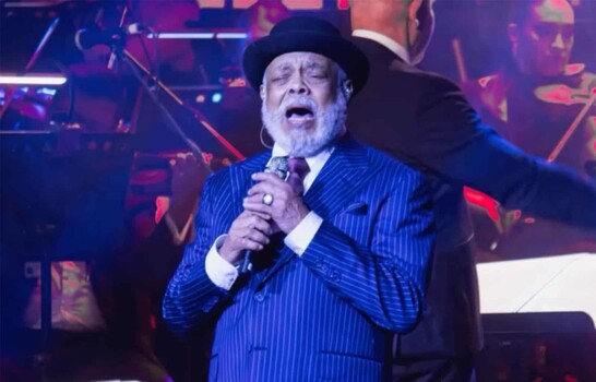 Francisco Céspedes casi se desmaya en concierto; su equipo aclara qué ocurrió