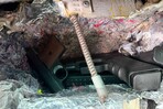 Arrestan hombre con armas y municiones ocultas en compartimento secreto de una camioneta Arrestan hombre con armas y municiones ocultas en compartimento secreto de una camioneta