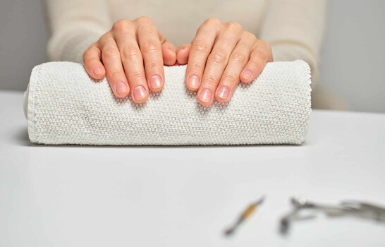 Uñas cortas y sin esmalte, la tendencia de manicura que apuesta por la belleza natural en 2026