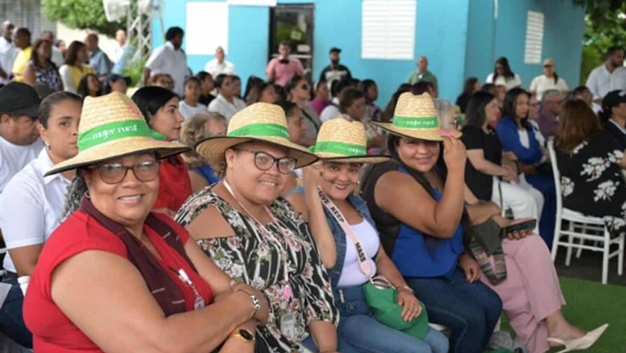 Ministra Gloria Reyes: reducir la pobreza de la mujer rural sigue siendo el gran desafío Ministra Gloria Reyes: reducir la pobreza de la mujer rural sigue siendo el gran desafío