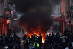 París vive nuevo episodio de violencia y saqueos en torno a la plaza de la República