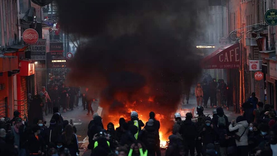 París vive nuevo episodio de violencia y saqueos en torno a la plaza de la República