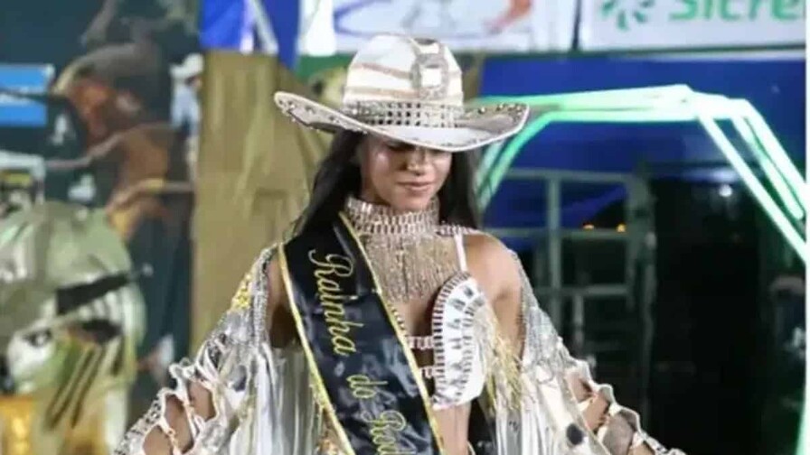 Reina de belleza muere alcanzada por un rayo mientras peinaba a su sobrina