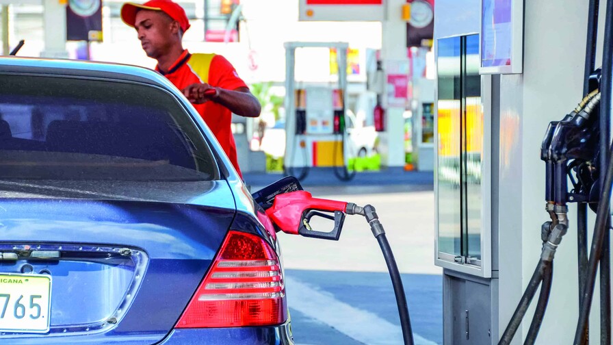 Petróleo caro, deuda creciente y déficit fiscal presionan las perspectivas de la economía dominicana