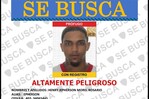 Policía busca a hombre vinculado a robo de joyería en Santiago