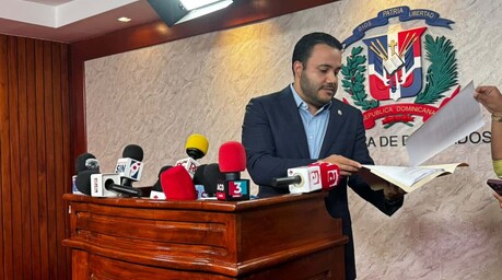 Diputado somete proyecto que eleva pensiones al 70 % del salario y reduce ganancias de las AFP