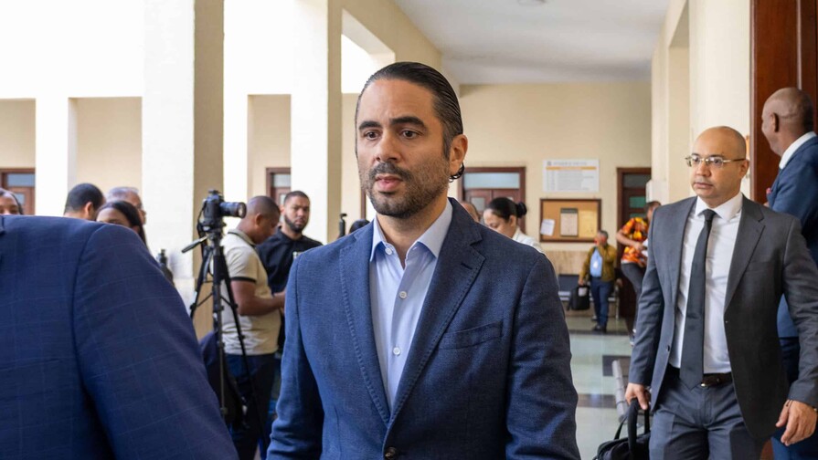 ¿Por qué sanción de RD$7.5 millones por celular de 3 mil pesos? Abogado explica sentido de astreinte