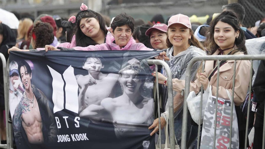 BTS llega a Argentina y genera gran expectativa entre sus fanáticos BTS llega a Argentina y genera gran expectativa entre sus fanáticos