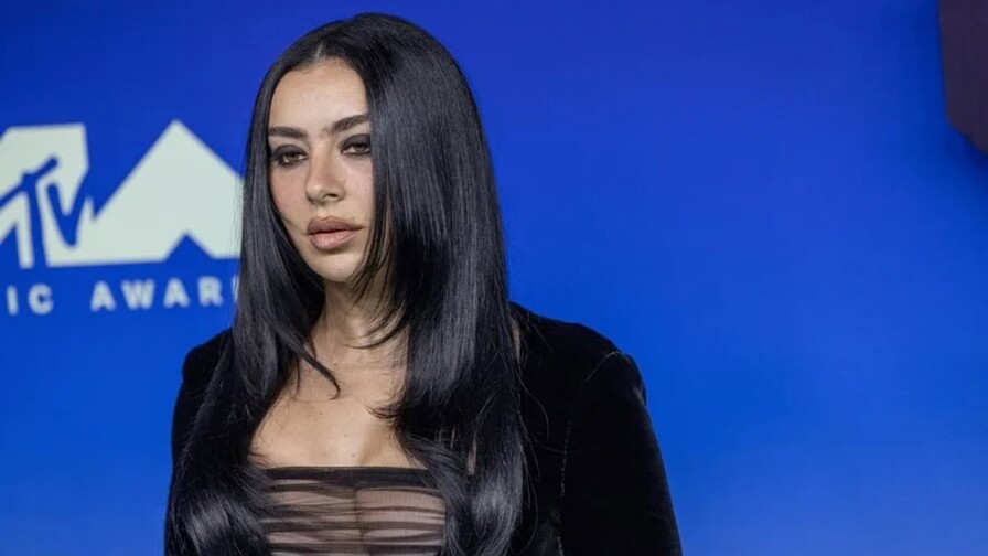 Charli XCX aparecerá en la nueva película de Scorsese con DiCaprio y Jennifer Lawrence Charli XCX aparecerá en la nueva película de Scorsese con DiCaprio y Jennifer Lawrence