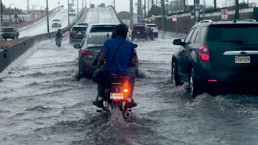 El COE mantiene a cinco provincias y el Distrito Nacional en alerta verde por vaguada