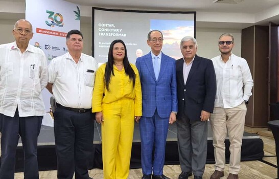 Adompretur reúne a periodistas en foro internacional sobre turismo