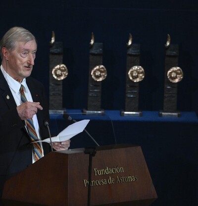 Julian Barnes recibe el premio Asturias y habla sobre la evolución del arte