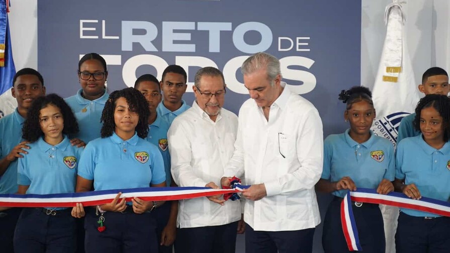 Gobierno inaugura techado en politécnico de Sabana Perdida con inversión de RD$38.5 millones