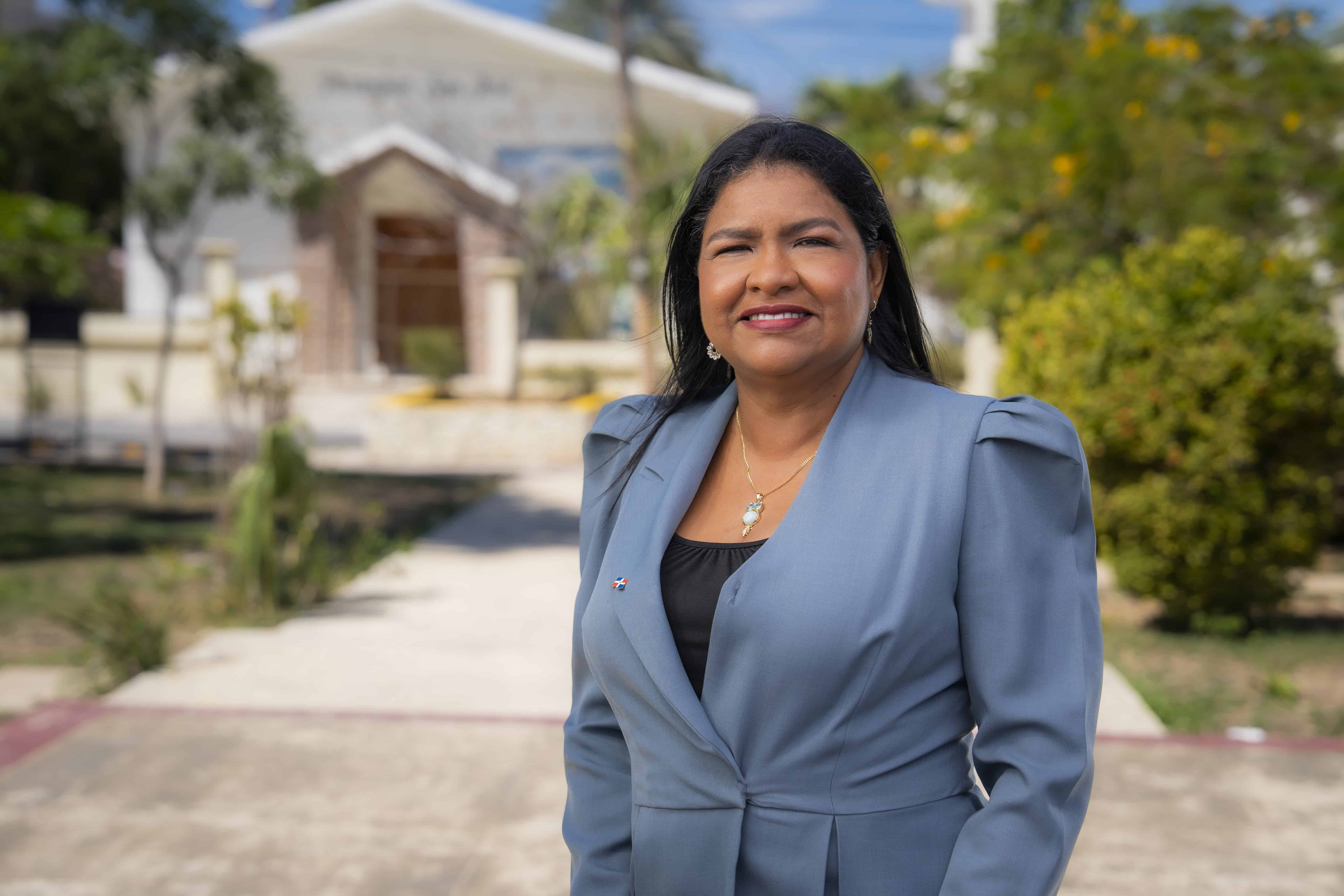 Adela Cuevas.
