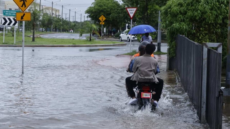 COE eleva a 22 las provincias en alerta por la incidencia de dos vaguadas que interactúan en el país COE eleva a 22 las provincias en alerta por la incidencia de dos vaguadas que interactúan en el país