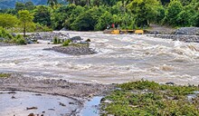 Crecida del río Las Cuevas deja comunidades parcialmente incomunicadas en Azua