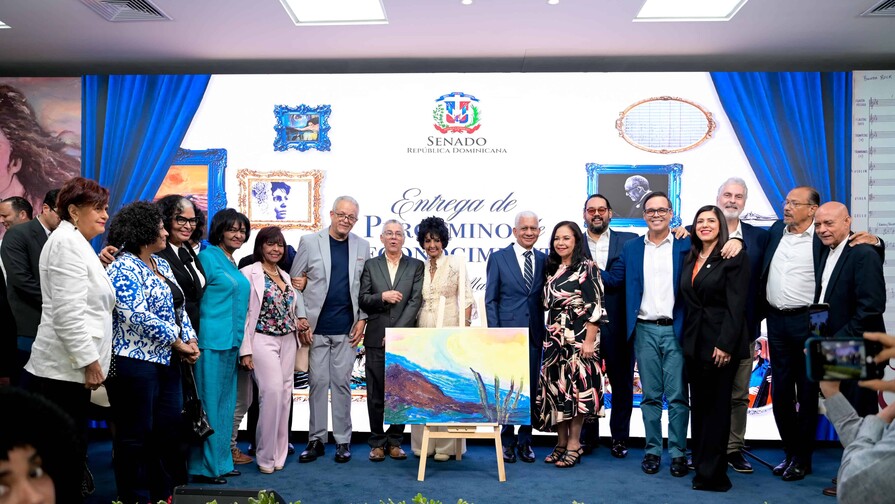 El Senado reconoce a Manuel Tejada y Elsa Núñez por sus aportes a la cultura dominicana