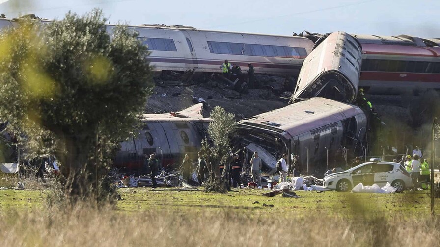 Choque de trenes de alta velocidad en España provoca tragedia ferroviaria