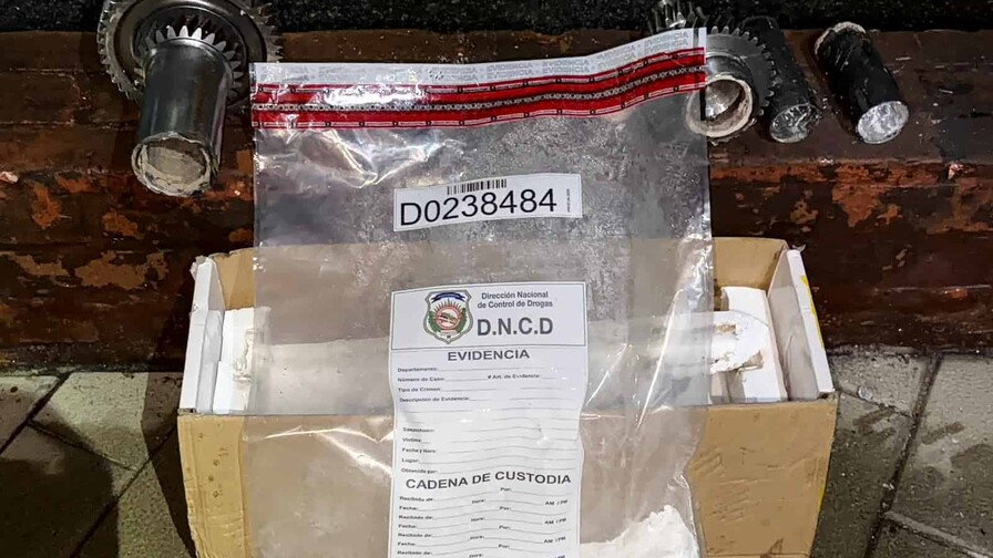 Hallan presunta cocaína en pieza de vehículo que sería enviada a Canadá