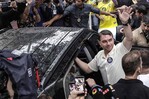 Flávio Bolsonaro hace breve parada en Ecuador tras huir de Brasil Flávio Bolsonaro hace breve parada en Ecuador tras huir de Brasil