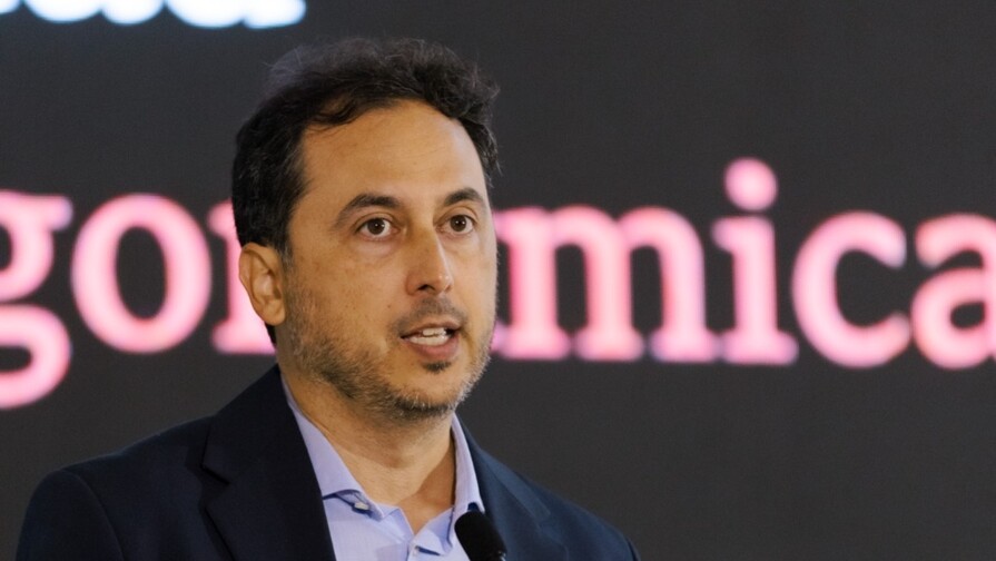 Octavio Kulesz: “La inteligencia artificial nos obliga a repensar nuestro rol creativo” Octavio Kulesz: “La inteligencia artificial nos obliga a repensar nuestro rol creativo”