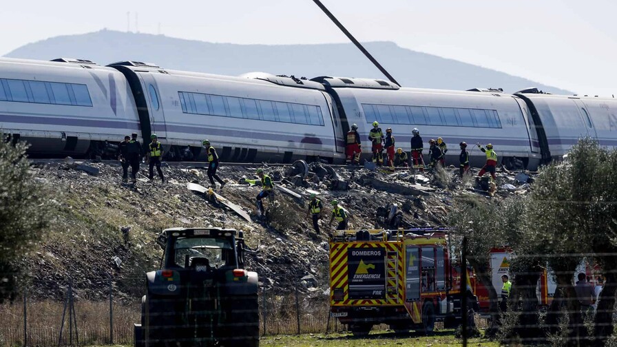 Líderes del mundo se solidarizan con España por el accidente de dos trenes de alta velocidad Líderes del mundo se solidarizan con España por el accidente de dos trenes de alta velocidad