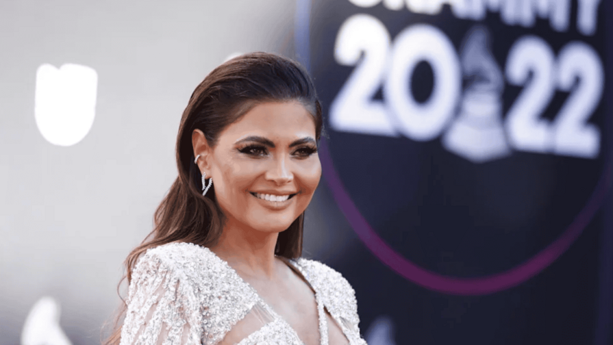 Raúl de Molina y Chiqui Delgado conducirán la alfombra roja previa a los Latin Grammy Raúl de Molina y Chiqui Delgado conducirán la alfombra roja previa a los Latin Grammy