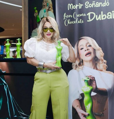 Miriam Cruz presenta su licor Morir Soñando con sabor a chocolate y pistacho
