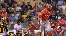 José Marmolejos vive una noche perfecta y guía el triunfo de los Leones sobre las Águilas