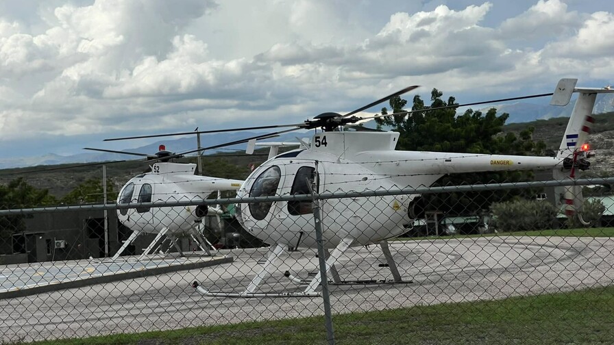 Siete helicópteros, incluidos dos Black Hawk, hicieron escala en Jimaní rumbo a Haití