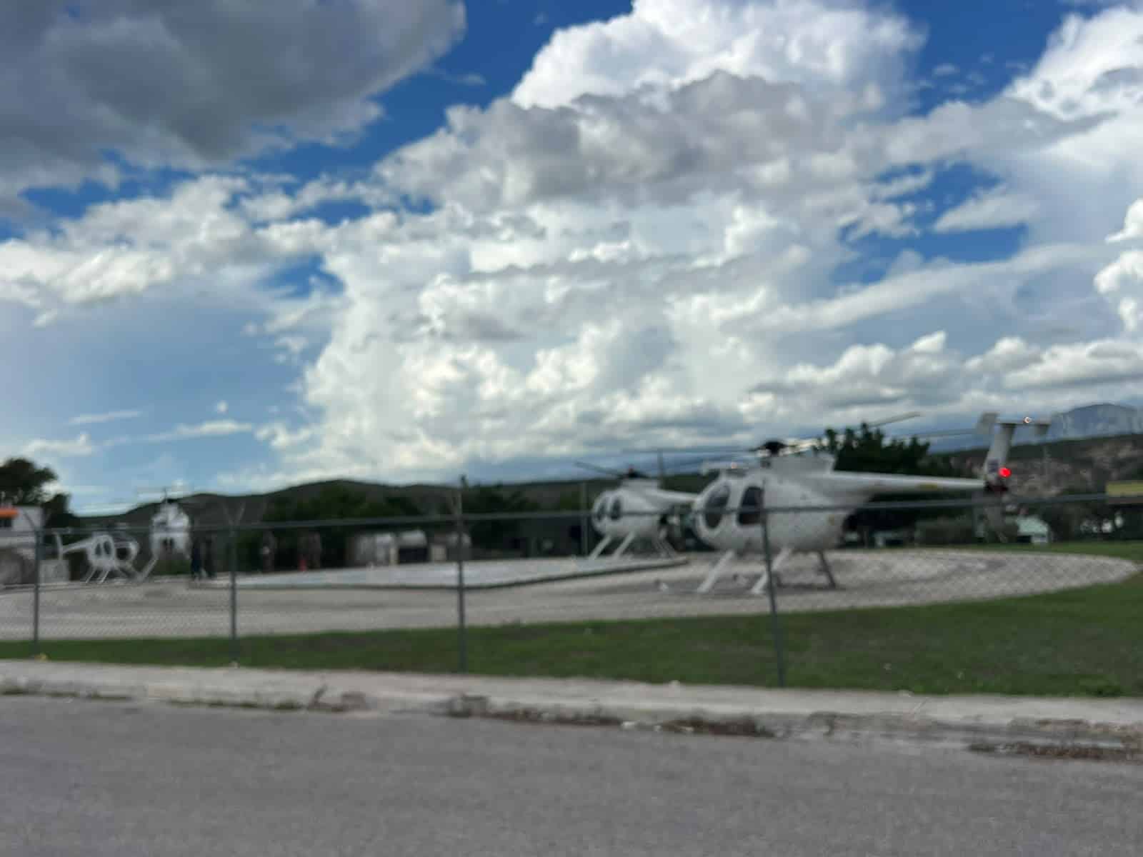 Fotografía que muestra a cuatro de las aeronaves en la fortaleza de Jimaní.